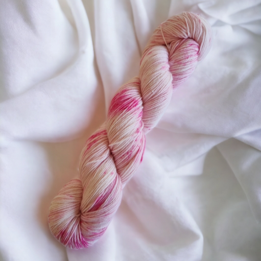 Håndfarget garn - Farge Marshmellow - Tynn merino