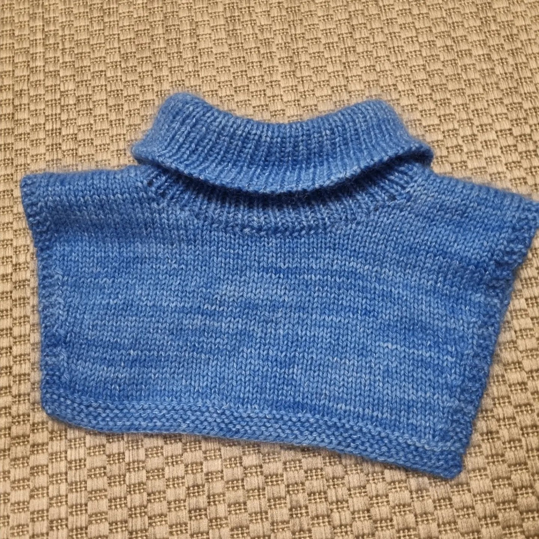 håndfarget garn strikkeprosjekt